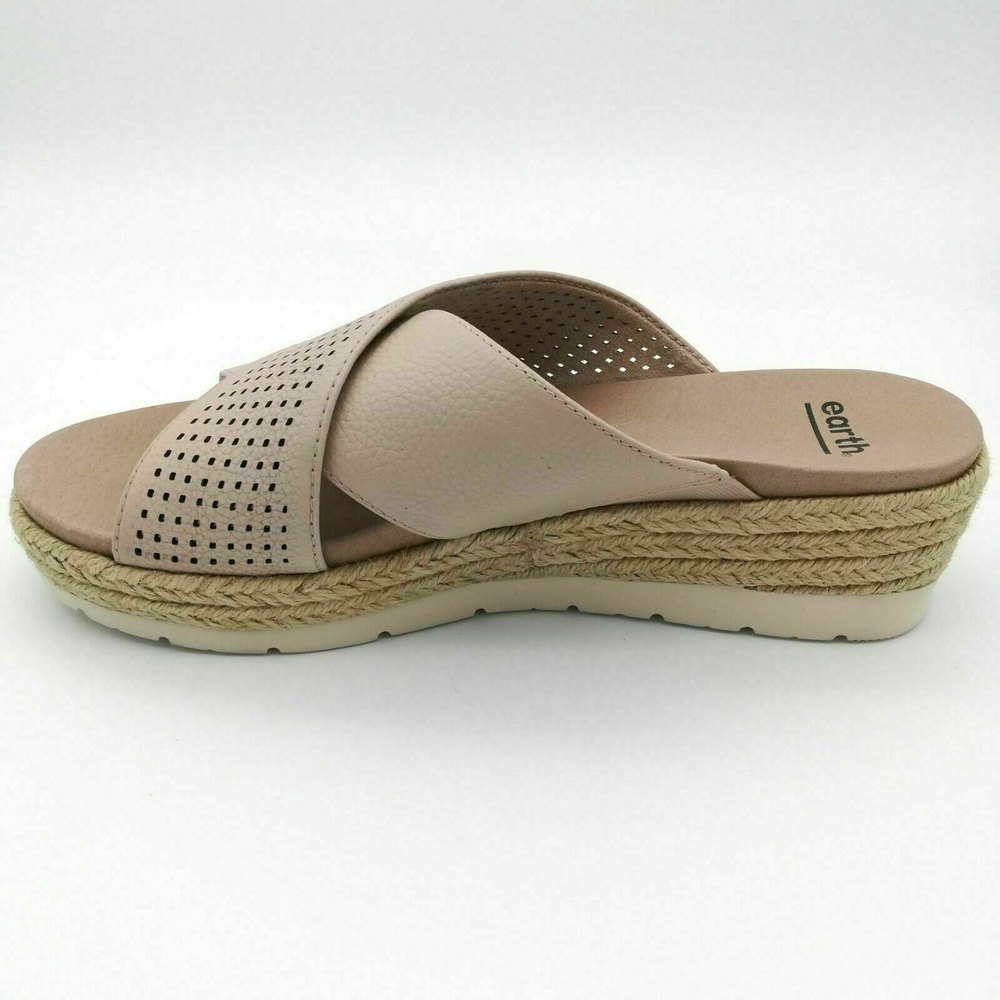 NEW Earth Modena Marigold Leather SlipOn Perforated Low Wedge Sandal Blush - Picture 2 of 2